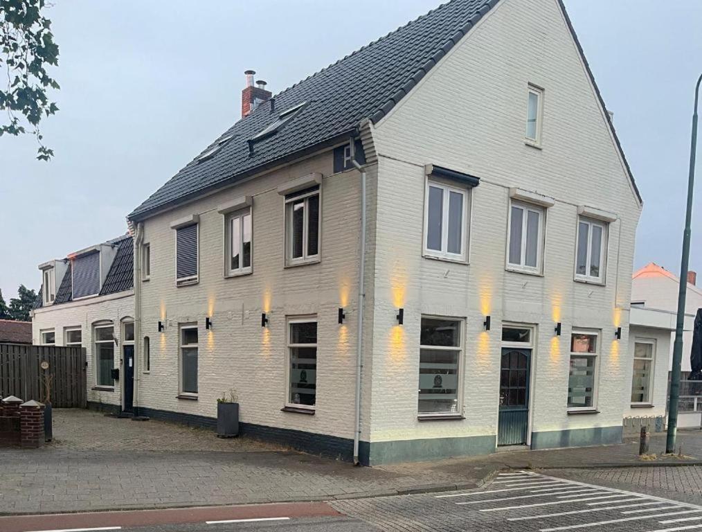 Hotel De Slapende Hollander Kaatsheuvel Eksteriør billede